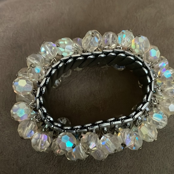 Vintage Cha Cha 1950 Aurora Borealis stretch bracelet - Picture 3 of 7